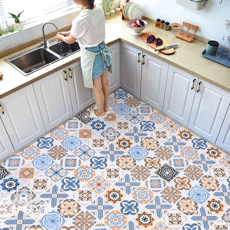 vinyl plank flooring kitchen​